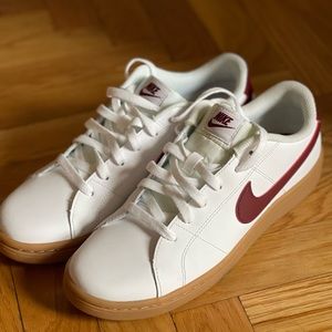 ‘’Nike shoes men 8.5 not used”